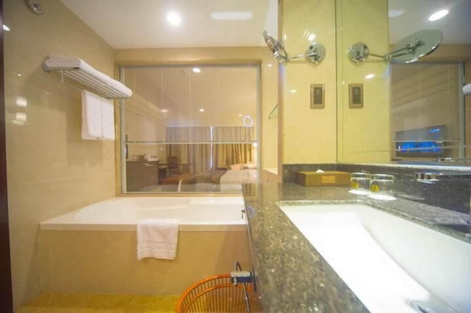 Ramada Chengdu North Hotel Eksteriør billede