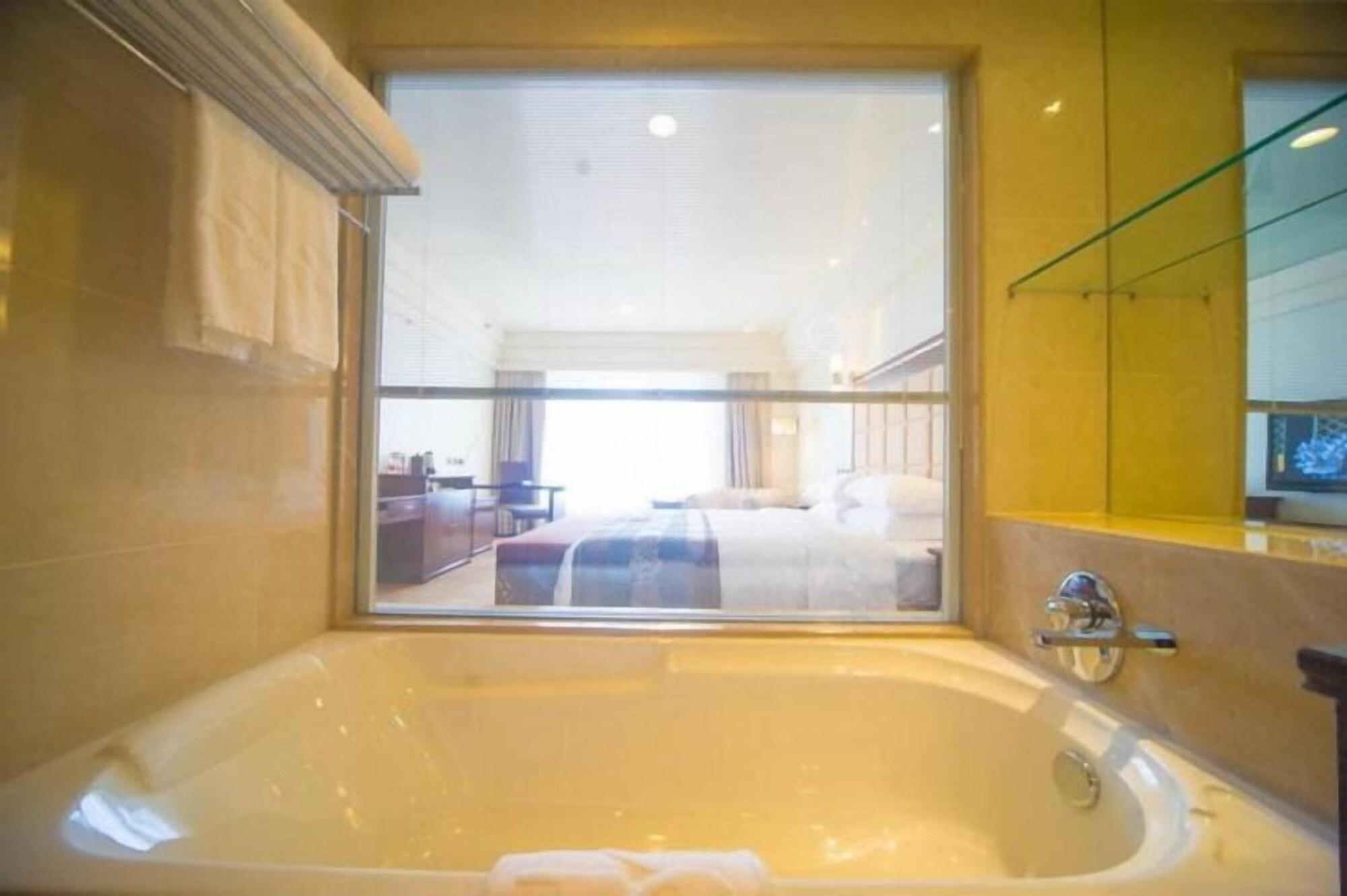 Ramada Chengdu North Hotel Eksteriør billede