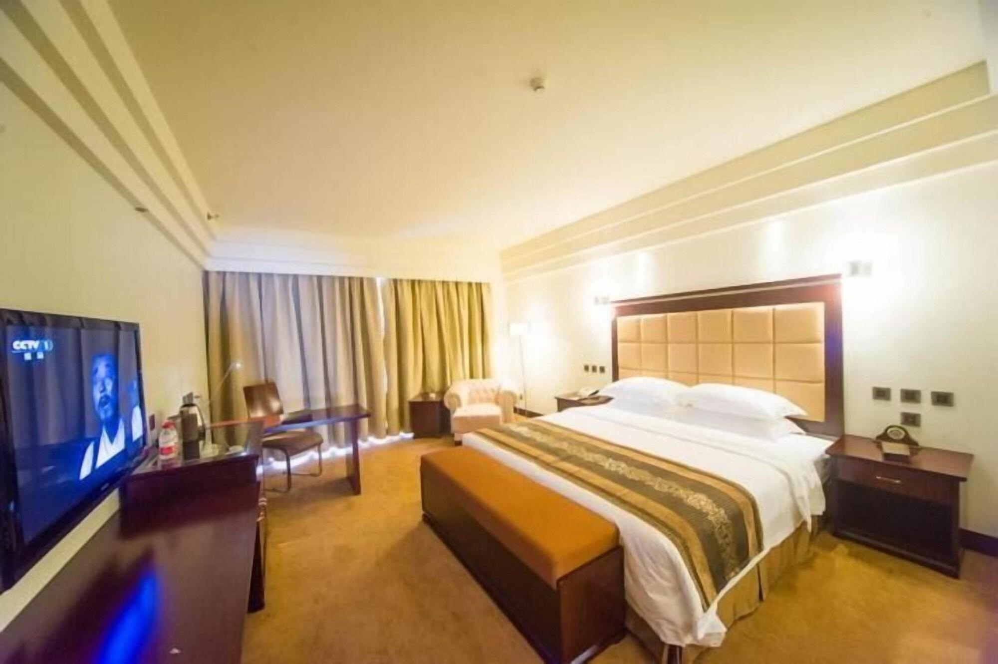 Ramada Chengdu North Hotel Eksteriør billede