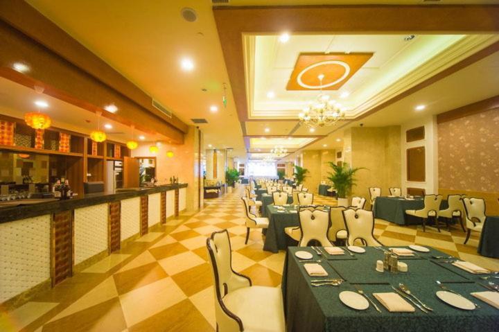 Ramada Chengdu North Hotel Eksteriør billede